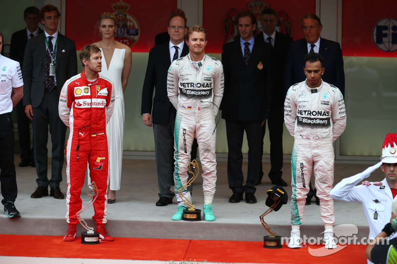 Podio: segundo lugar, Sebastian Vettel, Ferrari Ferrari SF15-T y ganador Nico Rosberg y Lewis Hamilton tercer lugar, Mercedes AMG F1 W06