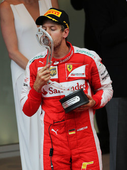 Sebastian Vettel, Ferrari festeggia la seconda posizione sul podio