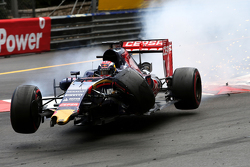 Max Verstappen, Scuderia Toro Rosso, crasht met Romain Grosjean, Lotus F1 Team
