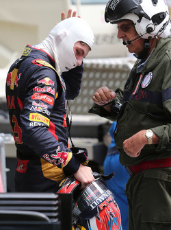 Max Verstappen, Scuderia Toro Rosso accidente conRomain Grosjean, Lotus F1 Team