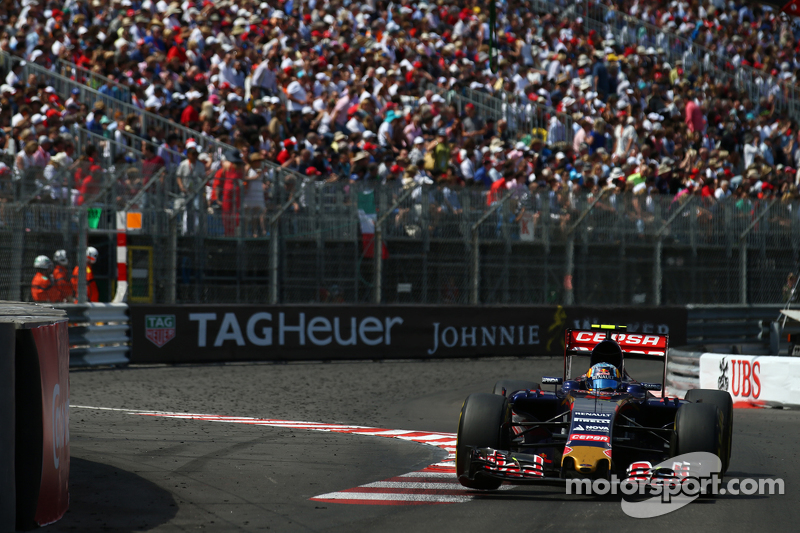 Carlos Sainz Jr., Scuderia Toro Rosso STR10