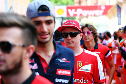 Kimi Raikkonen, Ferrari lors de la parade des pilotes