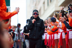 Fernando Alonso, McLaren, en el desfile de pilotos