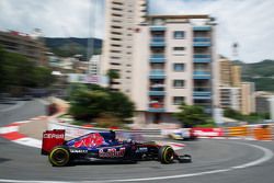 Carlos Sainz Jr., Scuderia Toro Rosso STR10