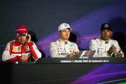 Пресс-конференция FIA: Себастьян Феттель, Ferrari, второй; Нико Росберг, Mercedes AMG F1, победитель