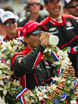 Race winner Juan Pablo Montoya, Team Penske Chevrolet