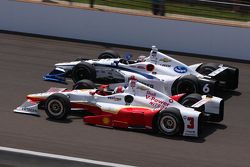 J.R. Hildebrand, CFH Racing Chevrolet and Helio Castroneves, Team Penske Chevrolet