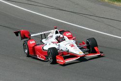 Des dégâts sur la voiture de Juan Pablo Montoya, Team Penske Chevrolet