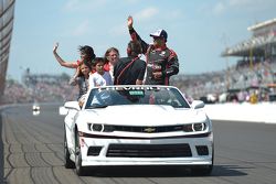 Race winner Juan Pablo Montoya, Team Penske Chevrolet celebrates