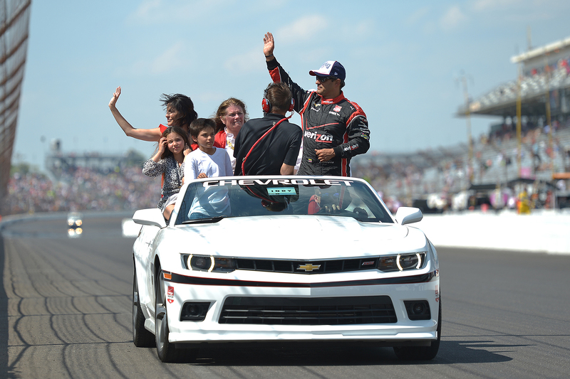 El ganador Juan Pablo Montoya, Team Penske Chevrolet celebra