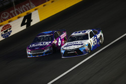 Trevor Bayne, Roush Fenway Racing Ford e David Ragan, Michael Waltrip Racing Toyota