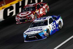 David Ragan, Michael Waltrip Racing Toyota and Kyle Larson, Chip Ganassi Racing Chevrolet