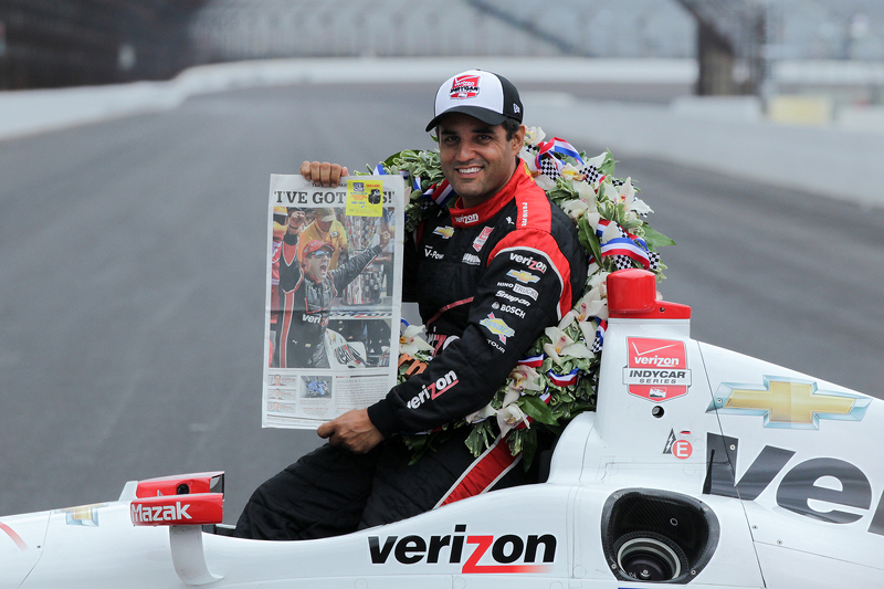 Juara balapan Juan Pablo Montoya, Team Penske Chevrolet during the winner's photoshoot