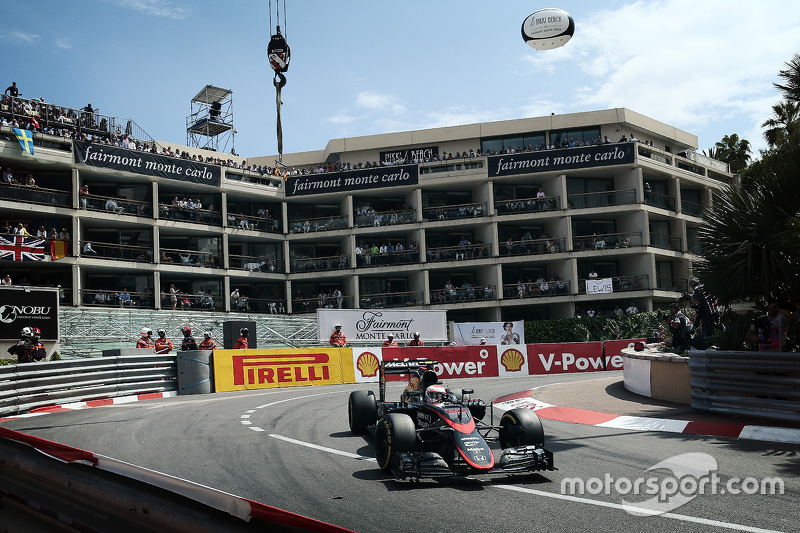 Jenson Button, McLaren MP4/30 (2015)