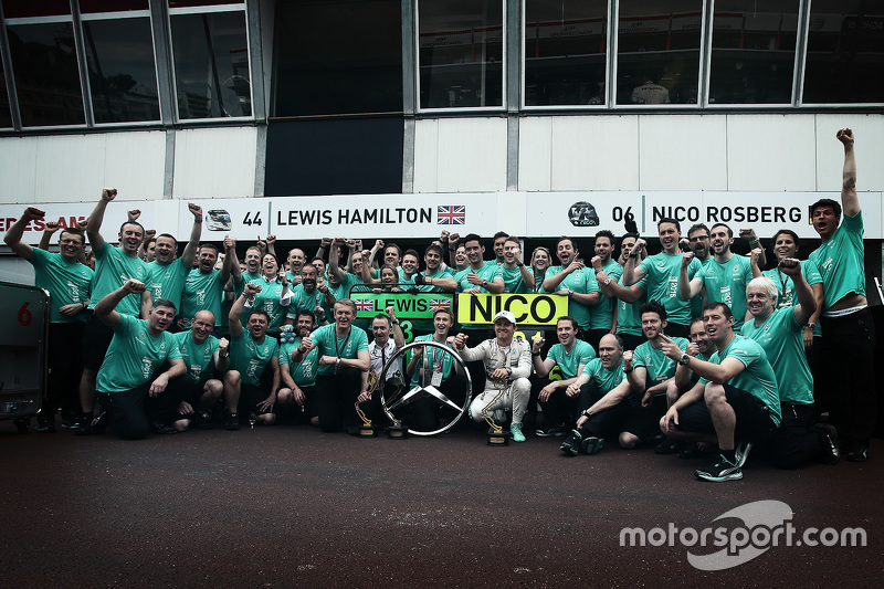 Nico Rosberg, Mercedes AMG F1 Equipo celebra su victoria