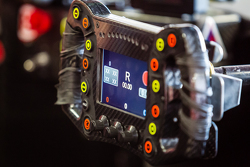 Le volant de la #22 Nissan Motorsports Nissan GT-R LM NISMO