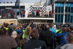 Podium: winners Michael Kroll, Roland Eggimann, Kenneth Heyer, Christiaan Frankenhout, second place Tom Onslow-Cole, Paul White, Thomas Jaeger, third place Hari Proczyk, Reinhold Renger, Bernd Schneider, Carsten Tilke