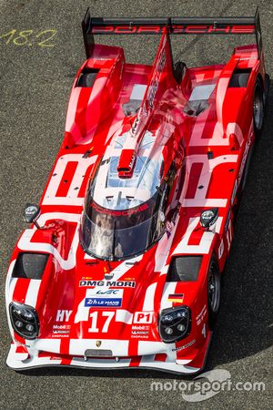 #17 Porsche Team Porsche 919 Hybrid