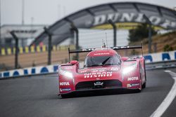 #22 Nissan Motorsports Nissan GT-R LM NISMO: Harry Tincknell, Alex Buncombe, Michael Krumm