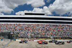 Start: Darrell Wallace Jr., Roush Fenway Racing Ford leads