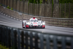 #7 Audi Sport Team Joest Audi R18 e-tron quattro: Marcel Fässler, Andre Lotterer, Benoit Tréluyer
