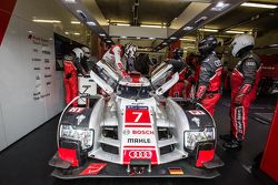 #7 Audi Sport Team Joest Audi R18 e-tron quattro: Marcel Fässler, Andre Lotterer, Benoit Tréluyer