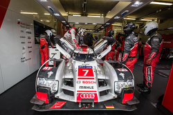 #7 Audi Sport Team Joest Audi R18 e-tron quattro: Marcel Fässler, Andre Lotterer, Benoit Tréluyer