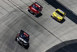 Martin Truex Jr., Furniture Row Racing Chevrolet, J.J. Yeley, BK Racing Toyota, Sam Hornish Jr., Richard Petty Motorsports Ford