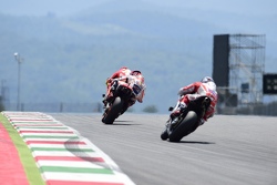 Andrea Iannone, Ducati Team con Marc Márquez, Repsol Honda Team y Andrea Dovizioso, Ducati Team
