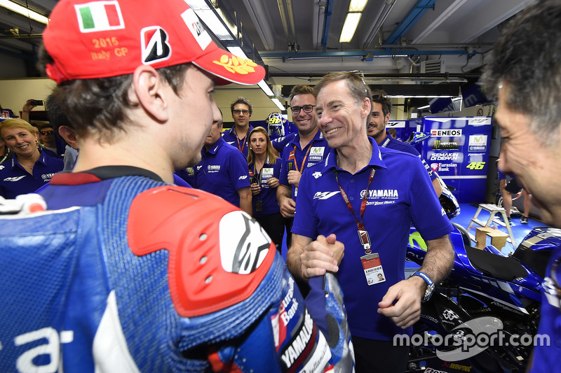 Il vincitore Jorge Lorenzo e Lin Jarvis, Yamaha Factory Racing