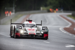 #7 Audi Sport Team Joest Audi R18 e-tron quattro: Marcel Fässler, Andre Lotterer, Benoit Tréluyer