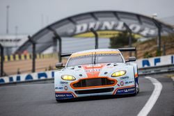 #96 Aston Martin Racing Aston Martin Vantage GTE: Francesco Castellacci, Roald Goethe, Stuart Hall