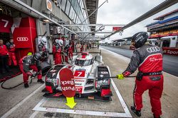 #7 Audi Sport Team Joest Audi R18 e-tron quattro: Marcel Fässler, Andre Lotterer, Benoit Tréluyer