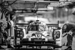 #19 Porsche Team Porsche 919 Hybrid: Nico Hulkenberg, Nick Tandy, Earl Bamber, Frédéric Makowiecki