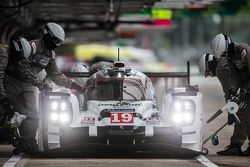 #19 Porsche Team Porsche 919 Hybrid: Nico Hulkenberg, Nick Tandy, Earl Bamber, Frédéric Makowiecki