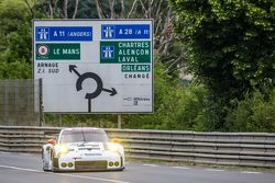 #92 Porsche Team Manthey Porsche 911 RSR: Frédéric Makowiecki, Patrick Pilet, Wolf Henzler, Sven Müller