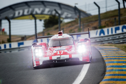 #17 Porsche Team Porsche 919 Hybrid: Timo Bernhard, Mark Webber, Brendon Hartley, Frédéric Makowieck