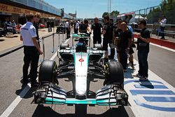 Mercedes AMG F1 W06 de Nico Rosberg, Mercedes AMG F1, dans les stands