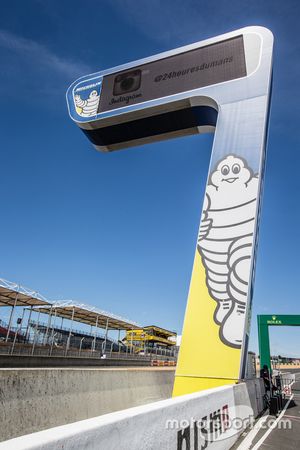 Michelin scoring tower