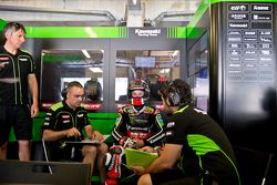 Jonathan Rea, Kawasaki Racing Team, en Pere Riba, zijn chief mechanic