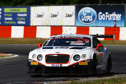 #83 Bentley Team HTP Bentley Continental GT3: Tom Dillman, Jules Szymkowiak