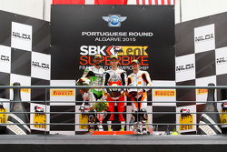 Supersport : secondo posto Kenan Sofuoglu, Kawasaki Puccetti Racing, vincitrice Jules Cluzel, MV Agusta Reparto Corse, terzo posto PJ Jacobsen, CORE Motorsport Thailand