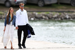 Jenson Button, McLaren con su esposa Jessica Button