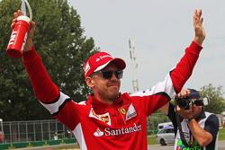 Sebastian Vettel, Ferrari lors de la parade des pilotes