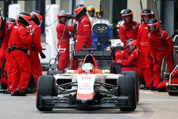 Will Stevens, Manor Marussia F1 Team, durante un pit stop