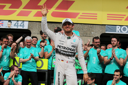 Nico Rosberg, Mercedes AMG F1 celebra con el equipo