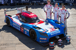 Nissan GT-R LM NISMO №21, Nissan Motorsports: Цугио Мацуда, Лукас Ордонес, Марк Шульжицкий