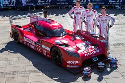 Nissan GT-R LM NISMO №22, Nissan Motorsports: Гарри Тинкнелл, Алекс Банкомб, Михаэль Крумм