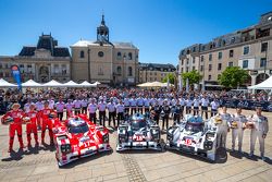 #17 Porsche Team Porsche 919 Hybrid: Timo Bernhard, Mark Webber, Brendon Hartley y #18 Porsche Team 