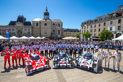 #17 Porsche Team Porsche 919 Hybrid: Timo Bernhard, Mark Webber, Brendon Hartley y #18 Porsche Team